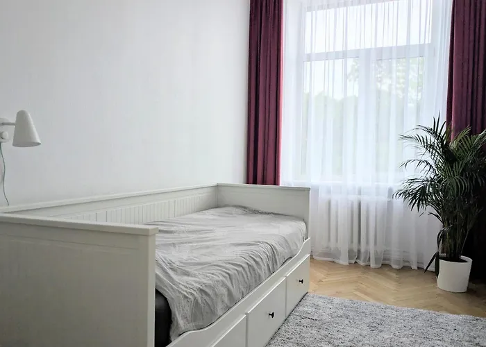 Bright Apartment, 3 Bedrooms, 3 Double Beds, Free Parking Apartment Riga