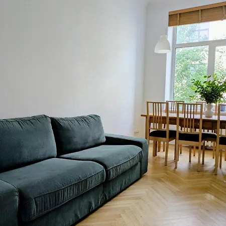 Bright Apartment, 3 Bedrooms, 3 Double Beds, Free Parking Appartement Riga