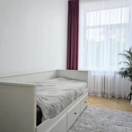 Bright Apartment, 3 Bedrooms, 3 Double Beds, Free Parking Appartement Riga