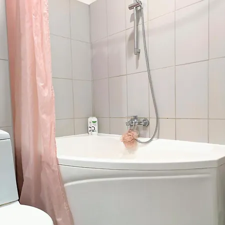 Bright Apartment, 3 Bedrooms, 3 Double Beds, Free Parking Διαμέρισμα