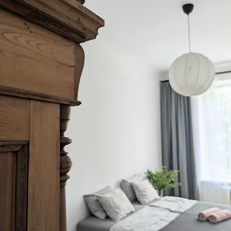 Bright Apartment, 3-bedrooms, Free Parking リガ