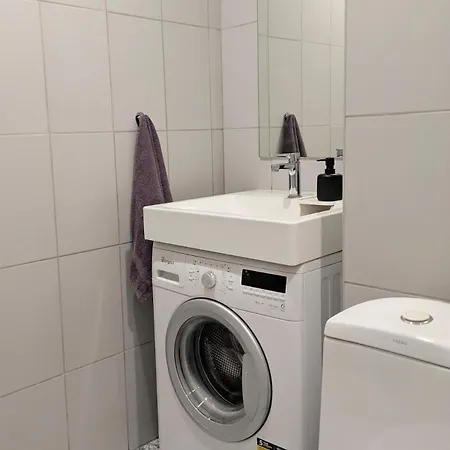 Bright Apartment, 3 Bedrooms, 3 Double Beds, Free Parking * Ρίγα